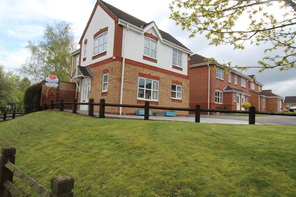 3 bedroom Detached House For Sale