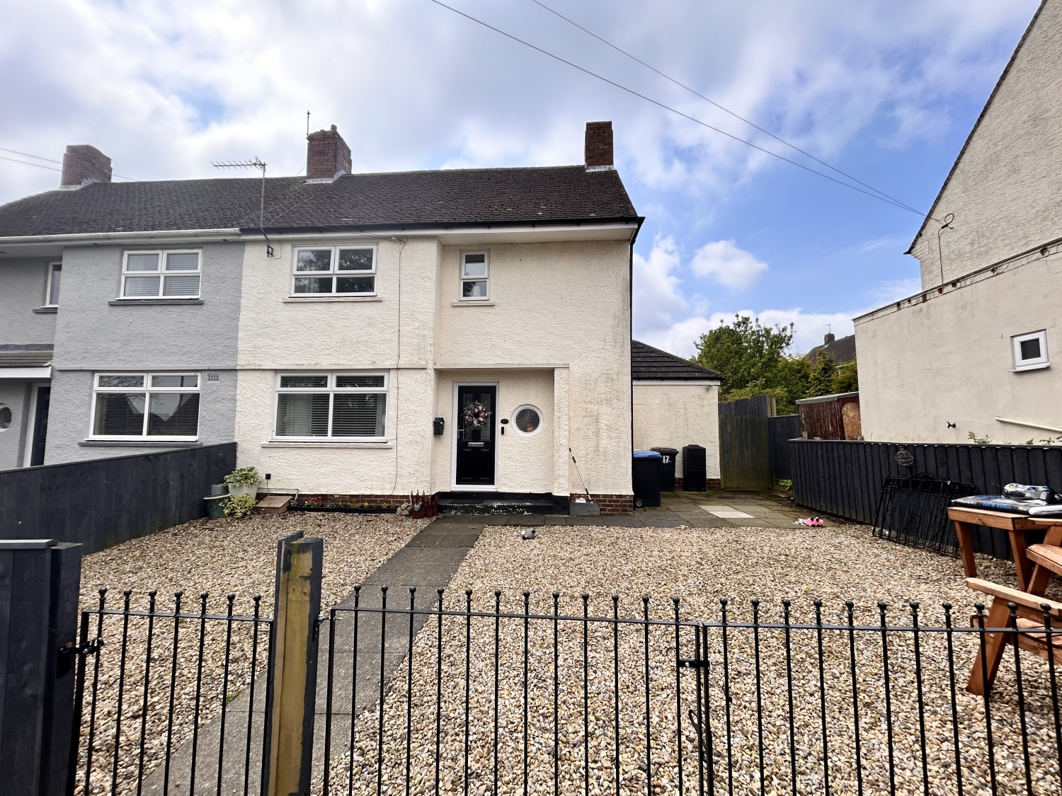 2 bedroom Semi-Detached Under Offer