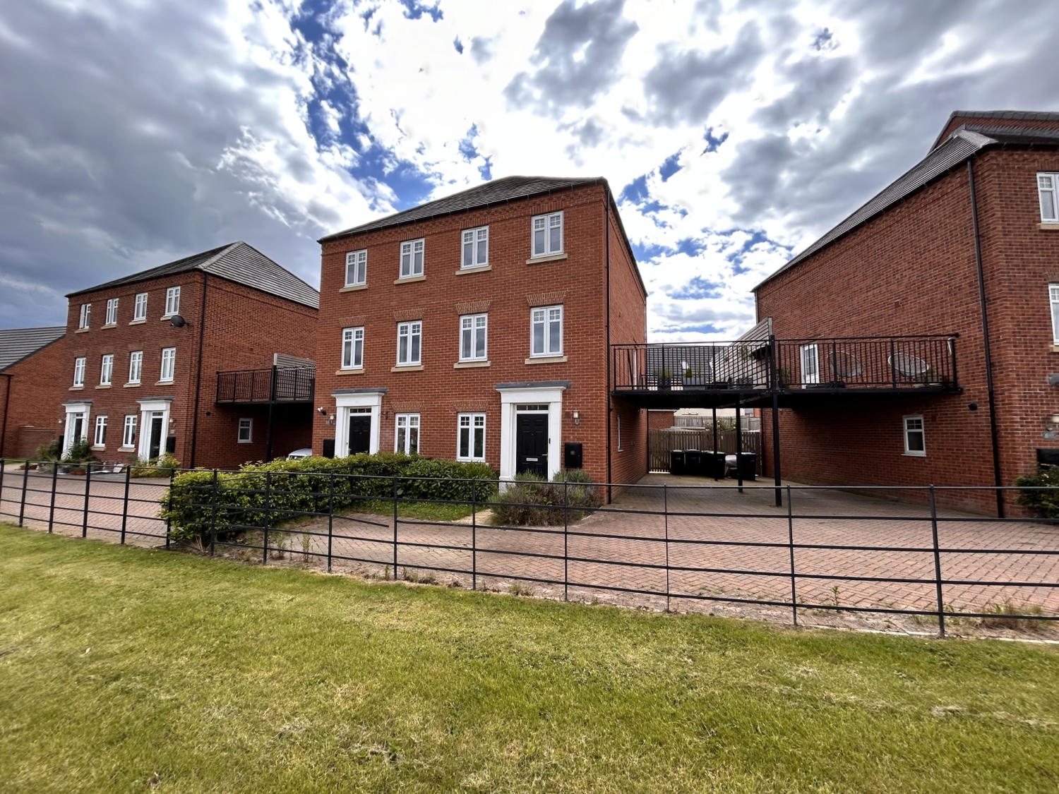 3 bedroom Semi-Detached For Sale