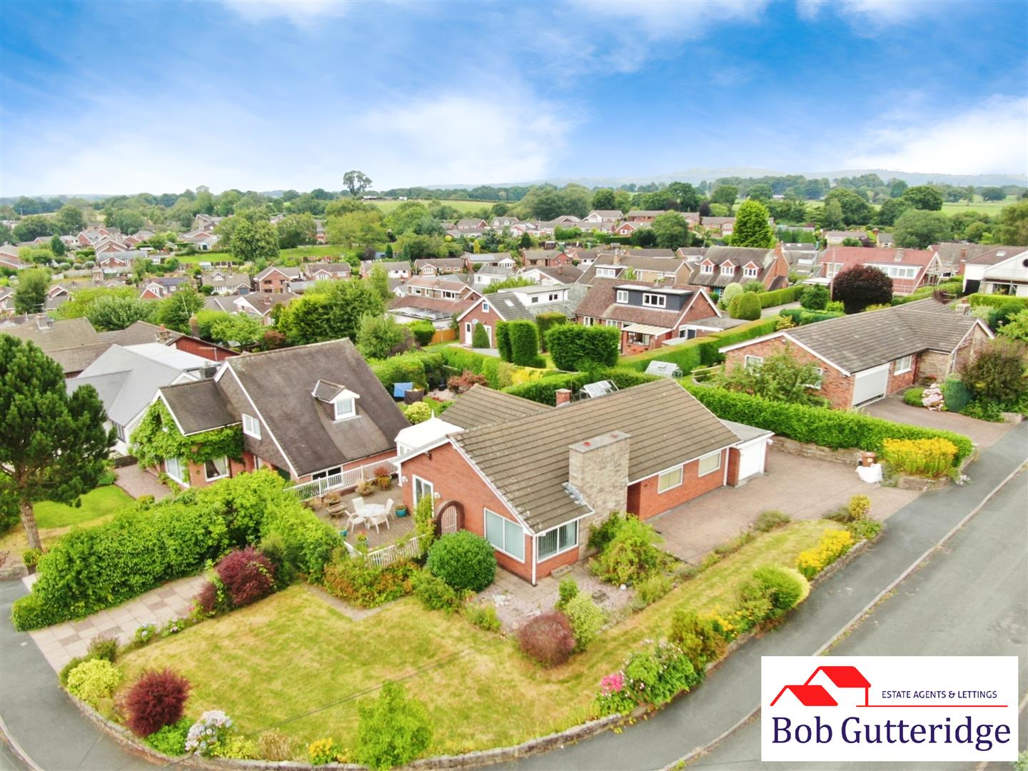 3 bedroom Detached House SSTC