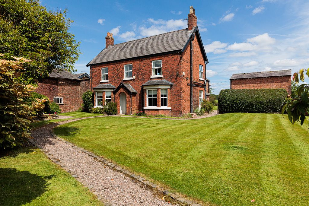 5 bedroom House For Sale