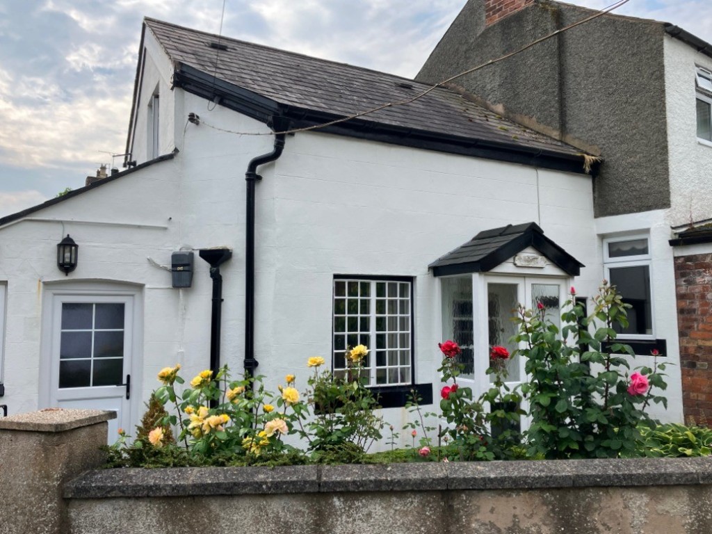 3 bedroom Semi-Detached House Sold