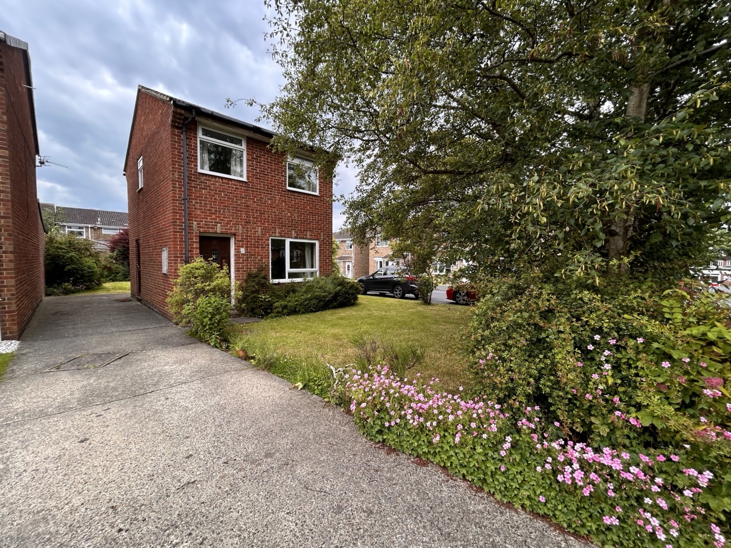 2 bedroom Detached Under Offer