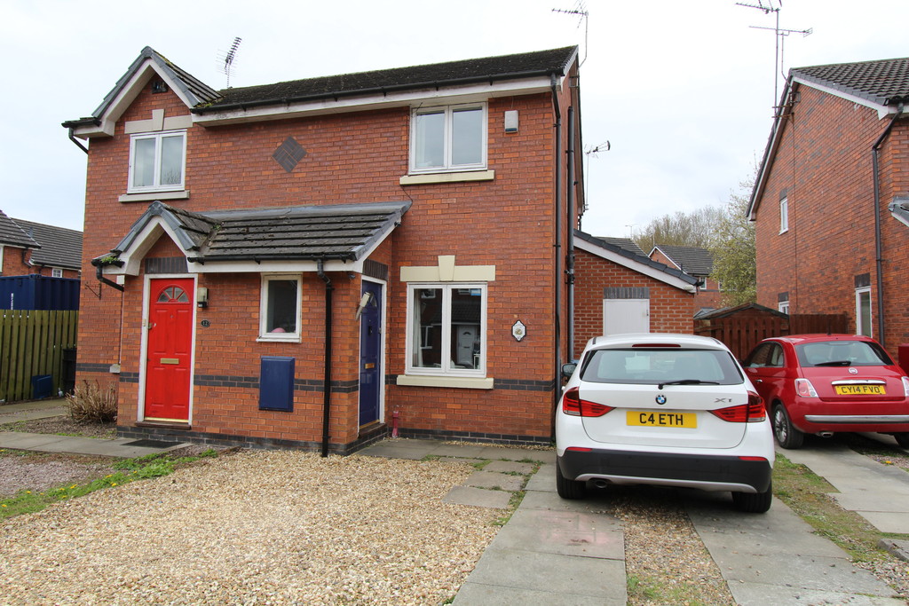 2 bedroom Semi-Detached House Sold