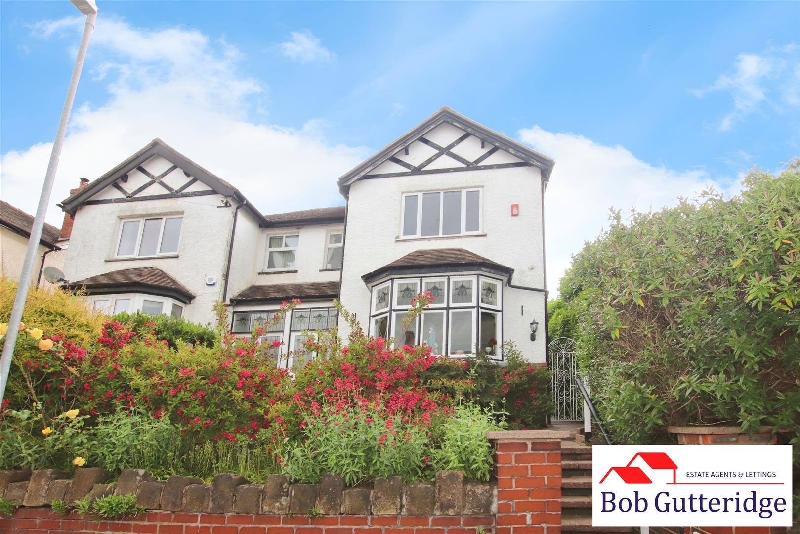 3 bedroom Semi-detached house SSTC