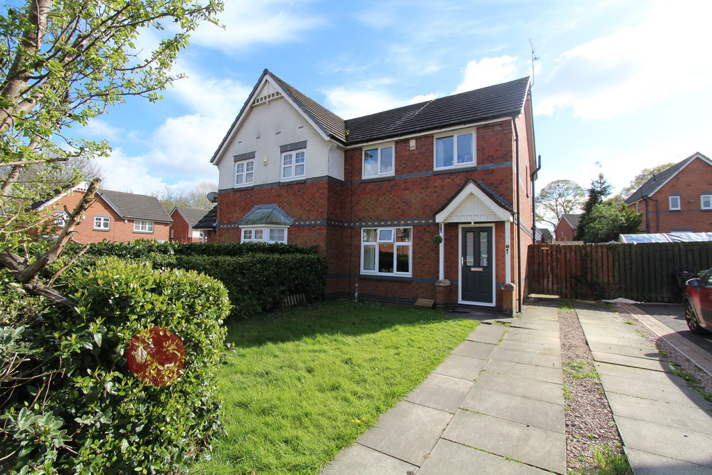 3 bedroom Semi-detached house Sold