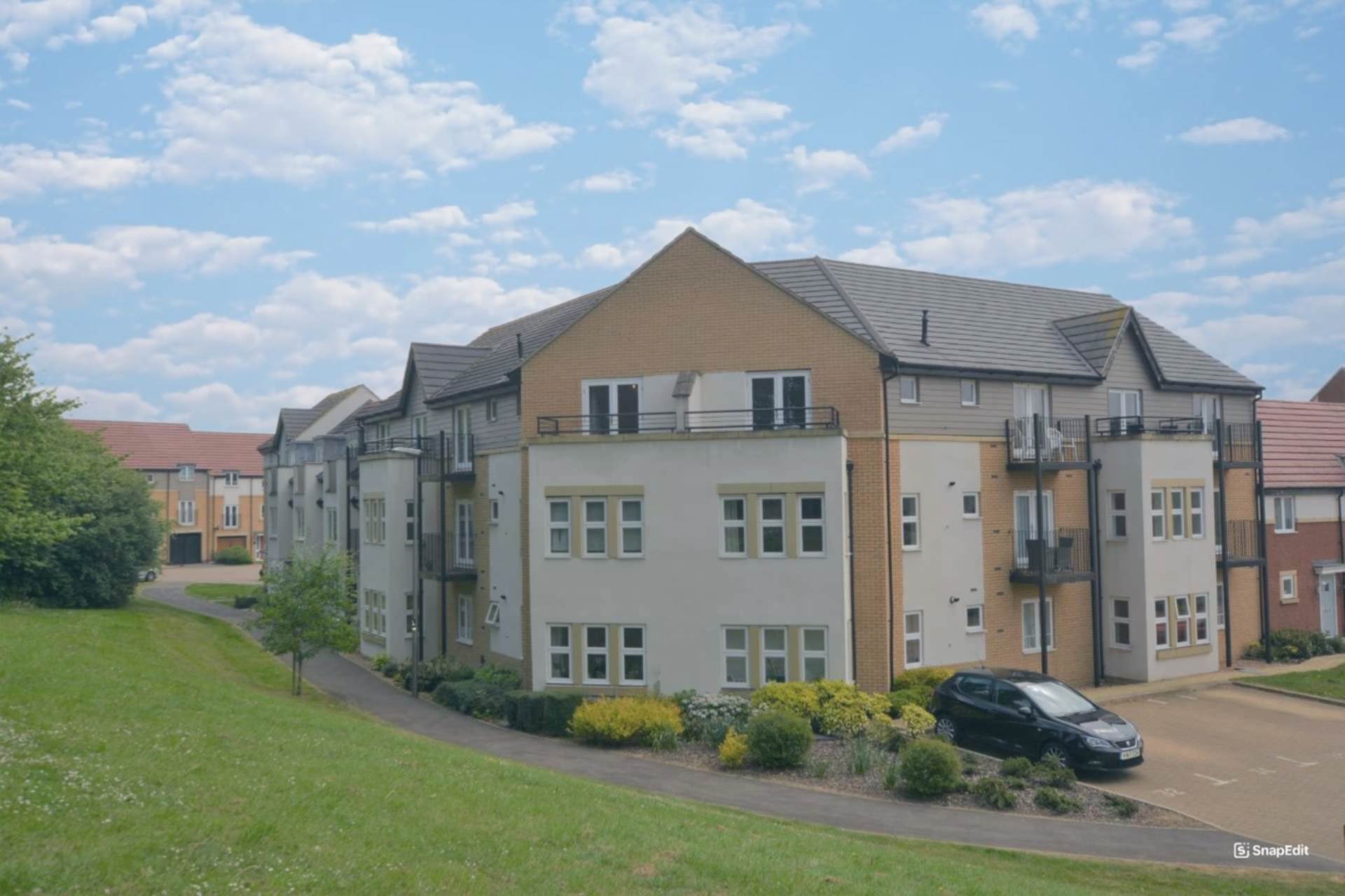 2 bedroom Apartment For Sale