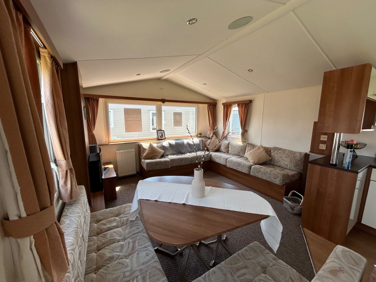 2 bedroom Static Home For Sale
