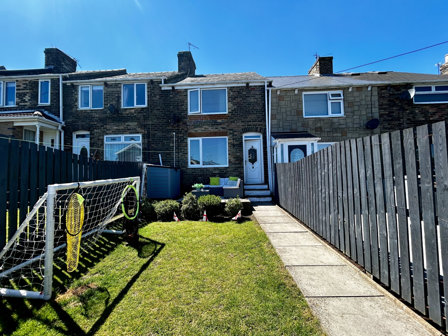 2 bedroom Terraced Under Offer