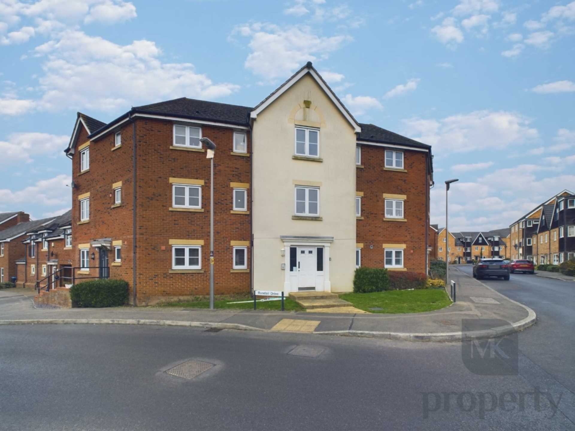 2 bedroom Apartment For Sale