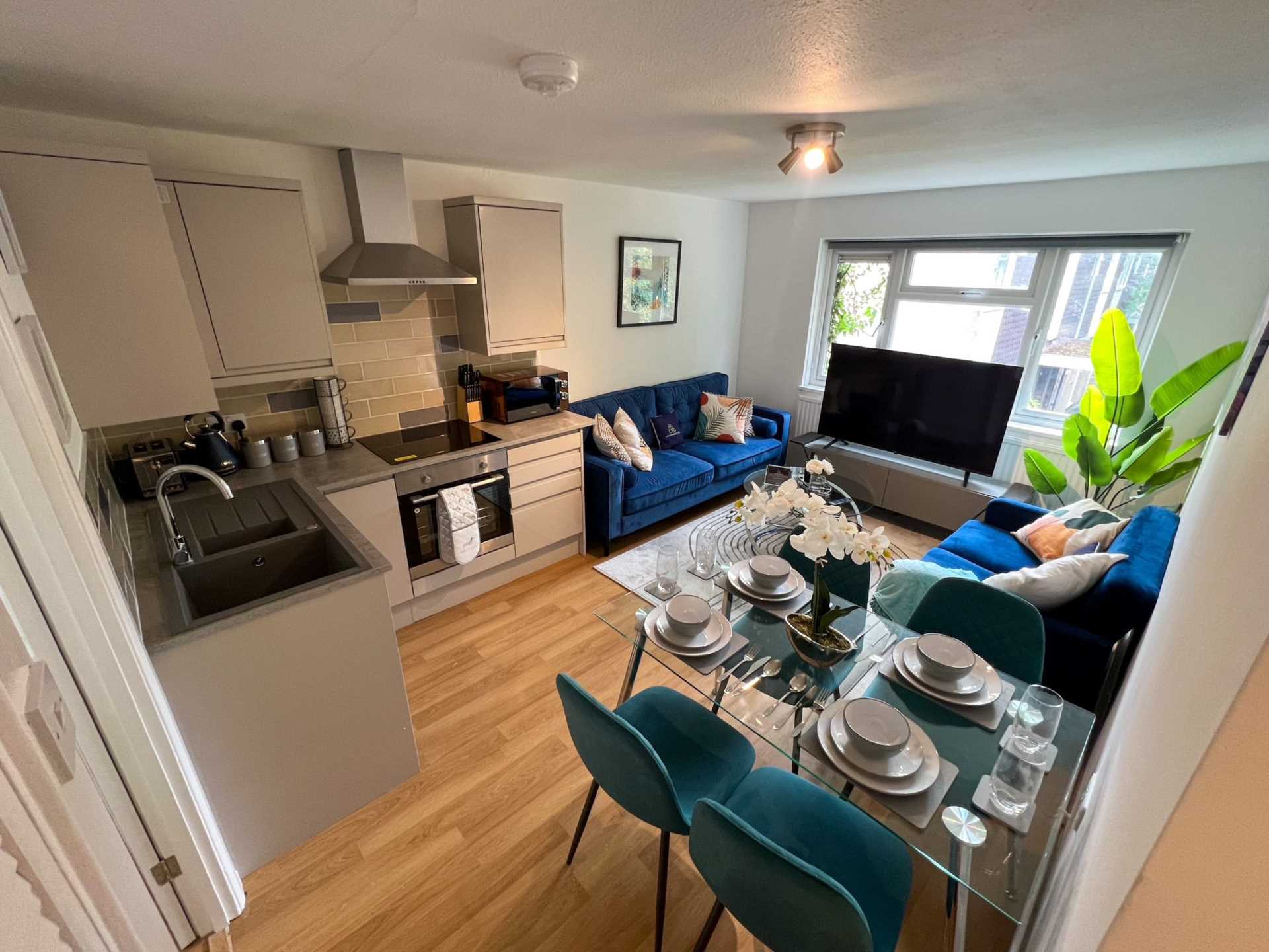 2 bedroom Apartment For Sale