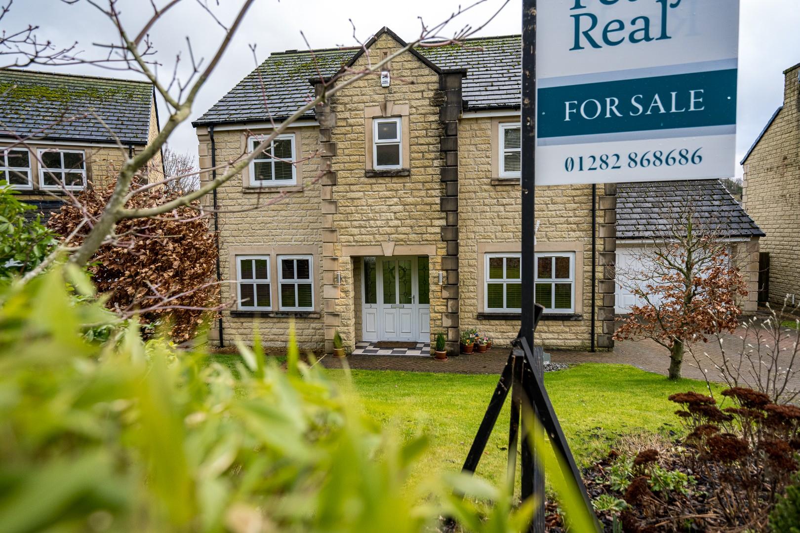 4 bedroom Detached Under Offer