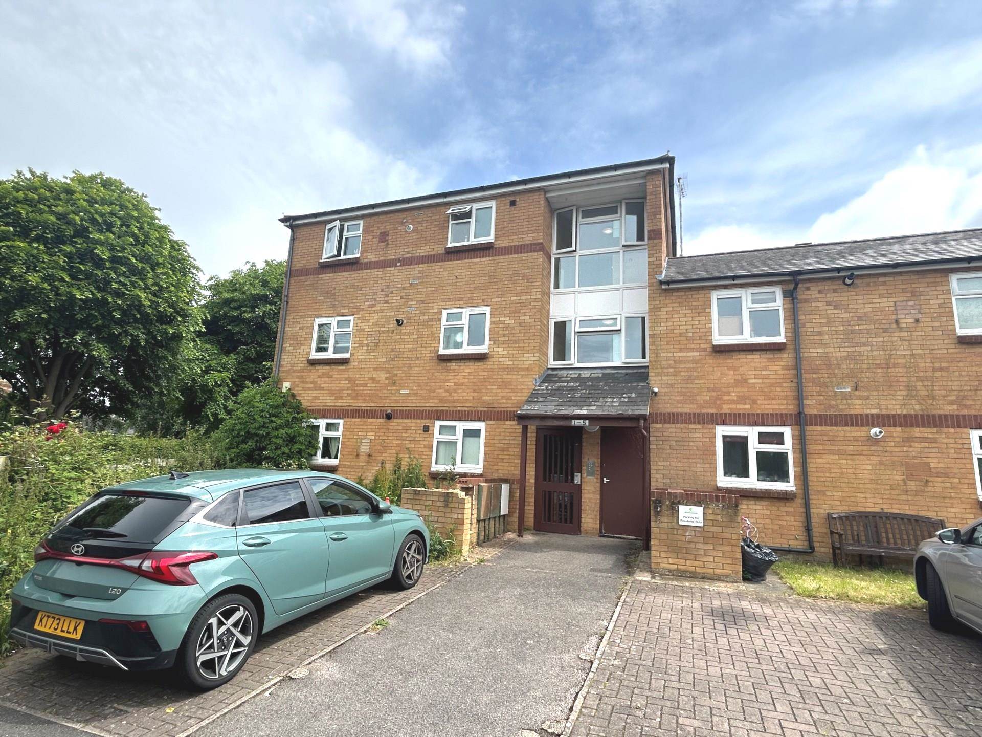 1 bedroom Apartment For Sale