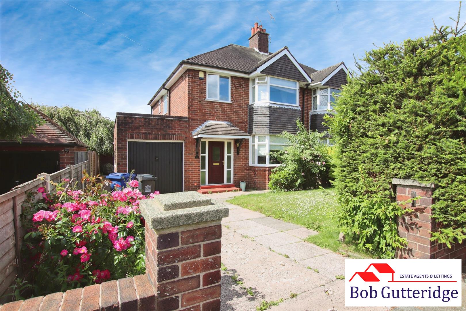 3 bedroom Semi-Detached House For Sale