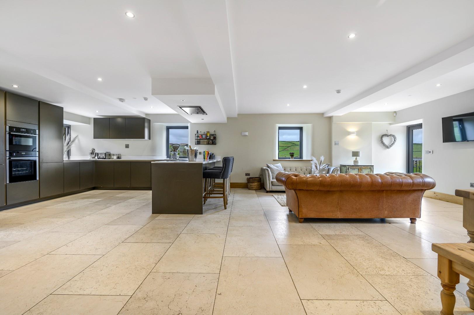 5 bedroom Semi-Detached Under Offer