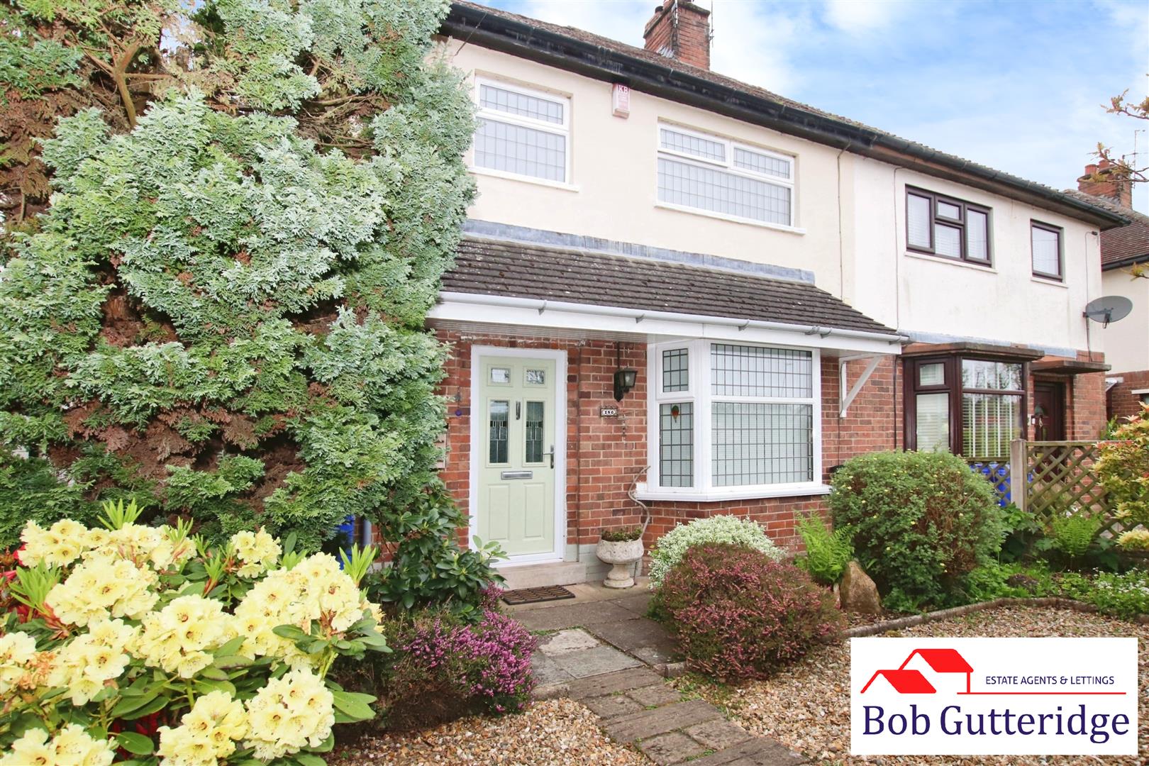 3 bedroom Semi-Detached House For Sale