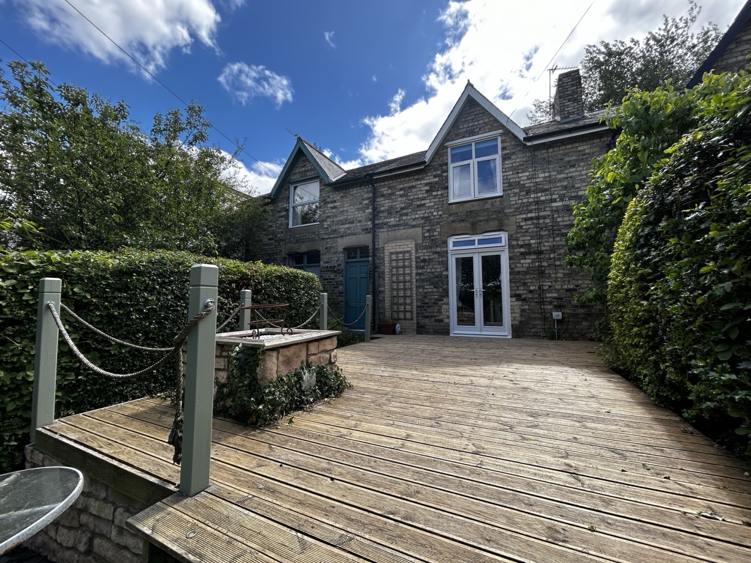 2 bedroom Terraced Under Offer