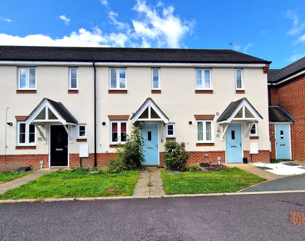 2 bedroom Terraced House SSTC