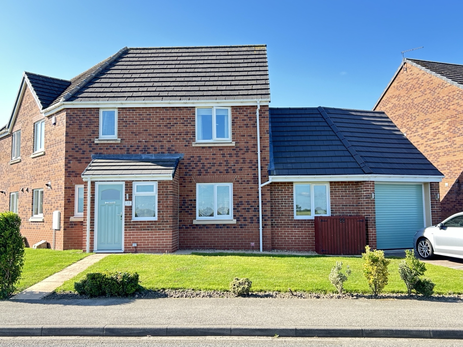 3 bedroom Semi-Detached Under Offer
