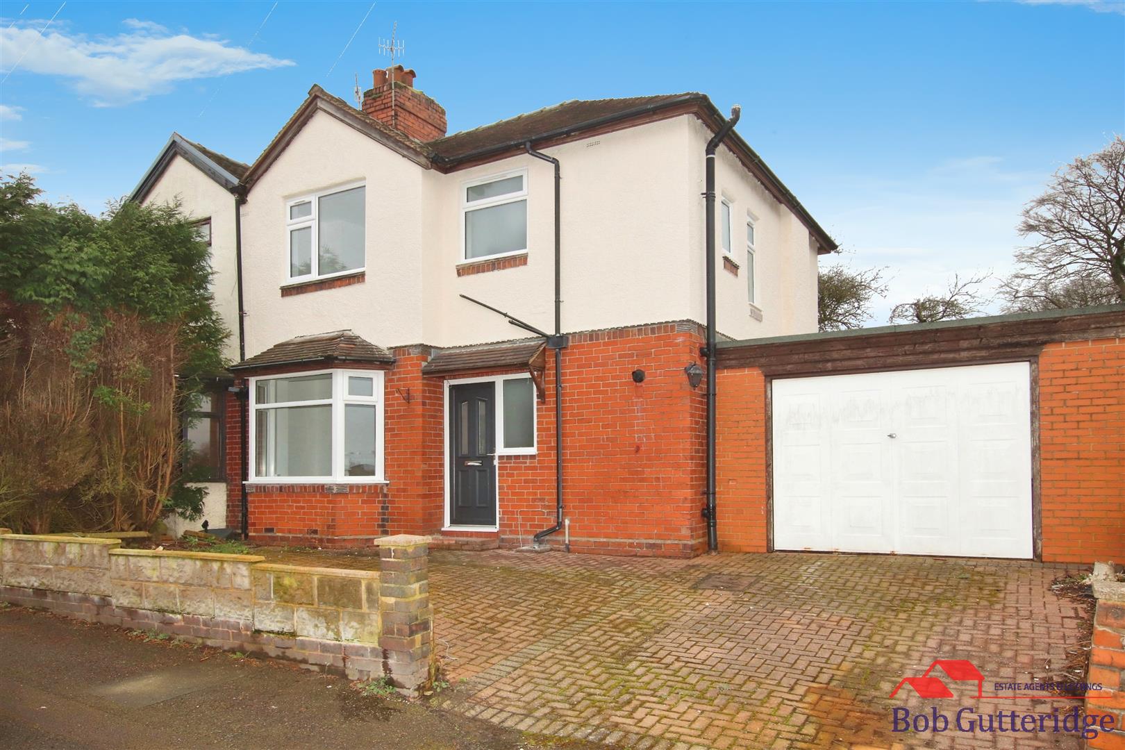 3 bedroom Semi-Detached House SSTC
