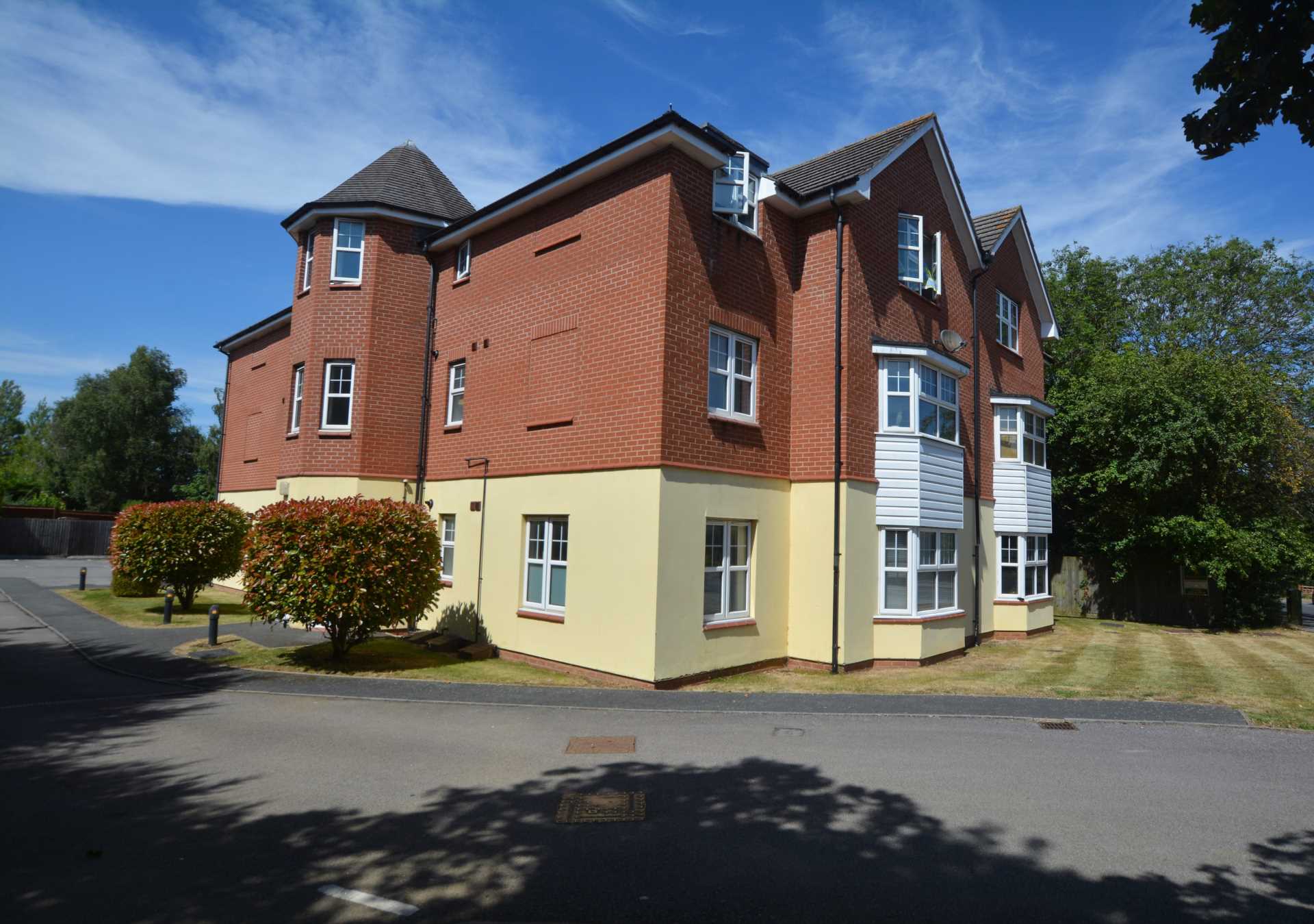 1 bedroom Apartment To Let