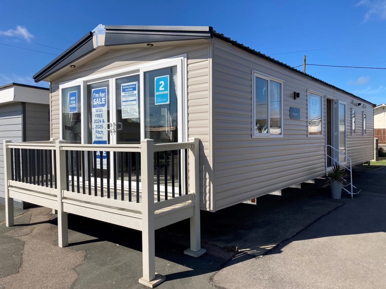 2 bedroom Lodge For Sale