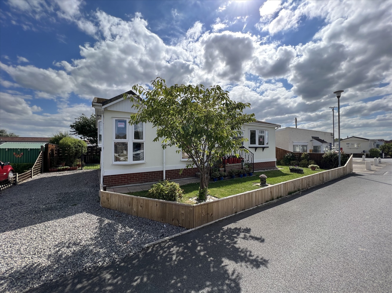 2 bedroom Detached Under Offer