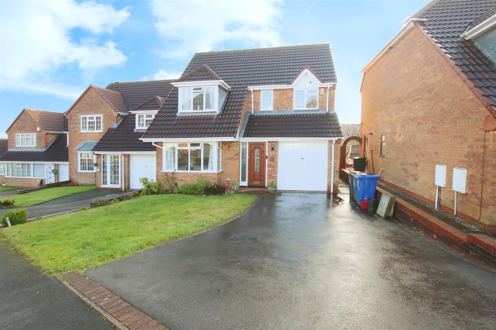 4 bedroom Detached house SSTC