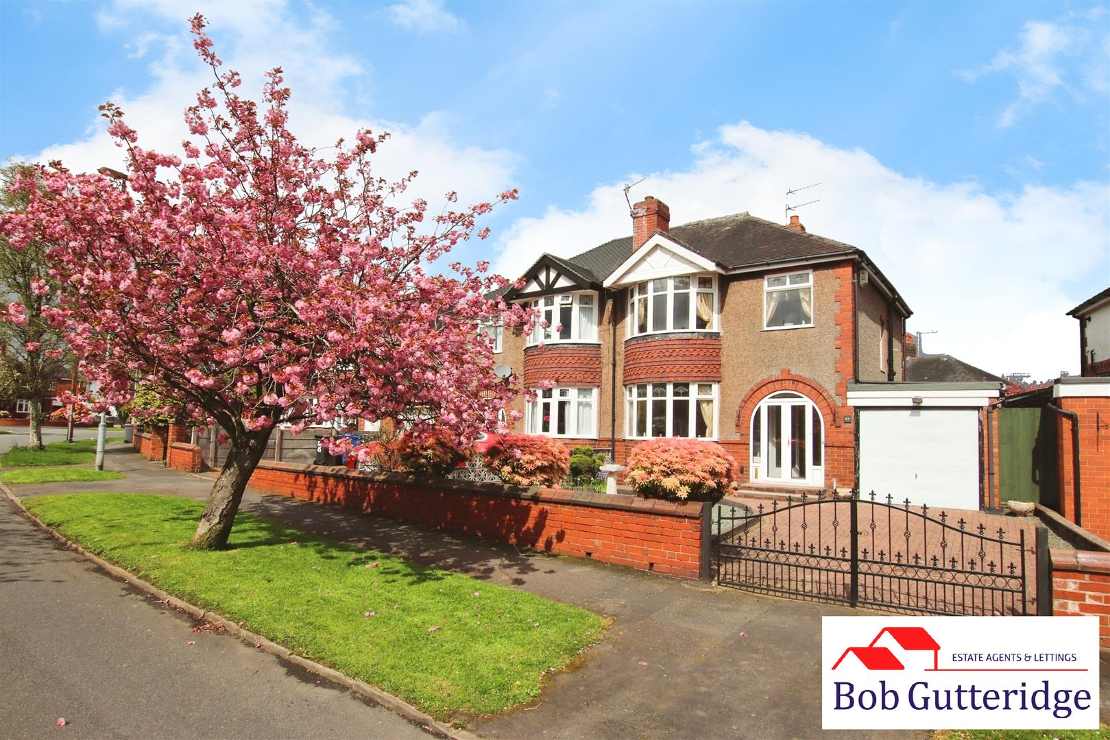 3 bedroom Semi-Detached House SSTC