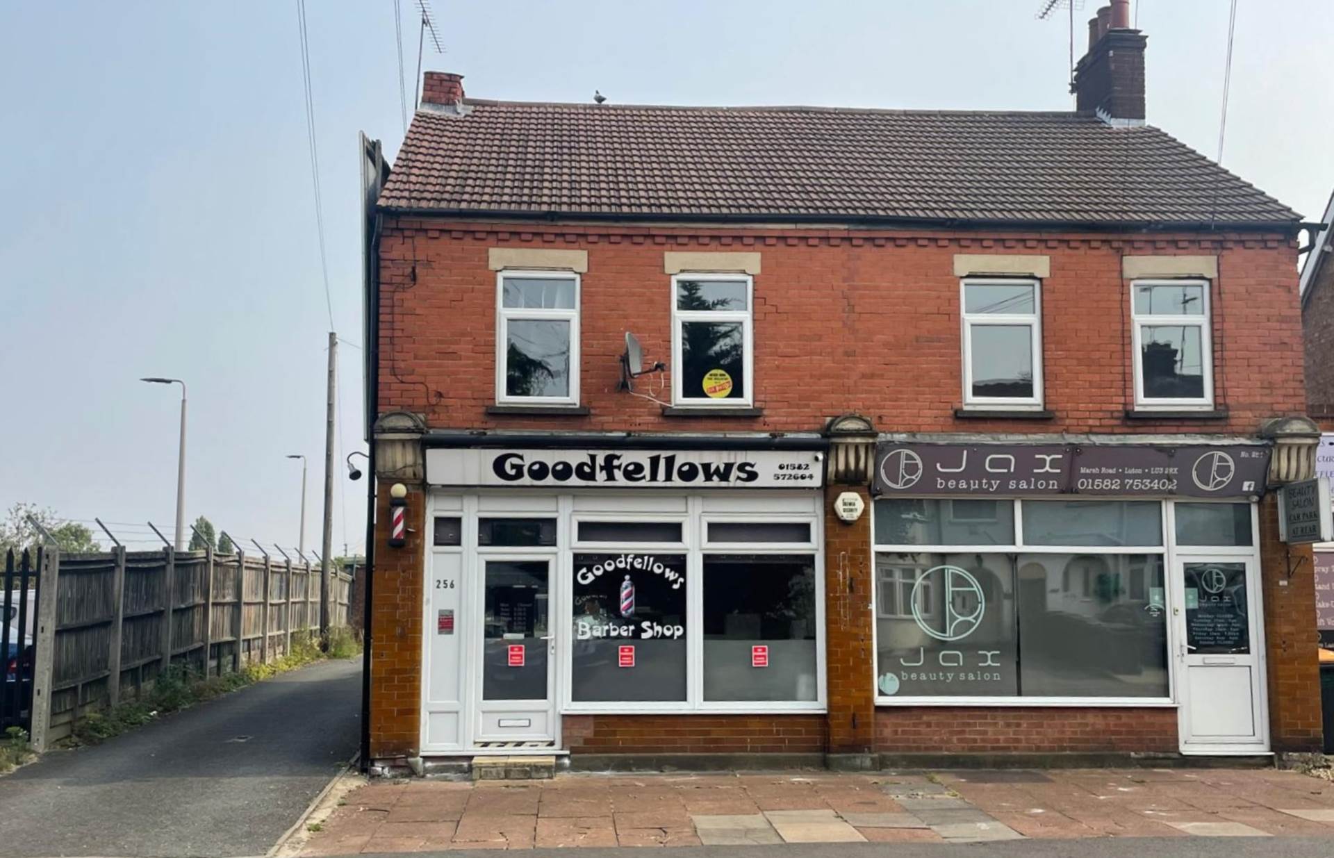  Semi-Detached House To Let