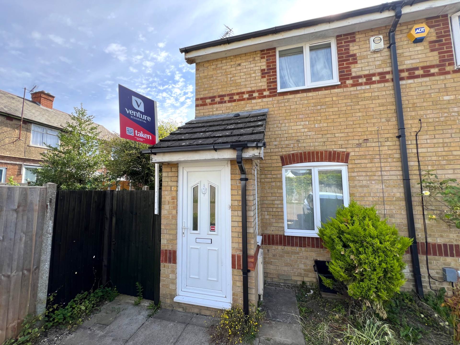 2 bedroom End of Terrace House Let