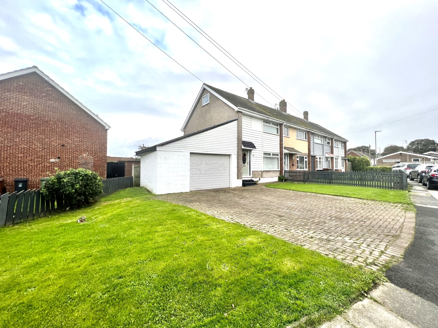 2 bedroom Terraced For Sale