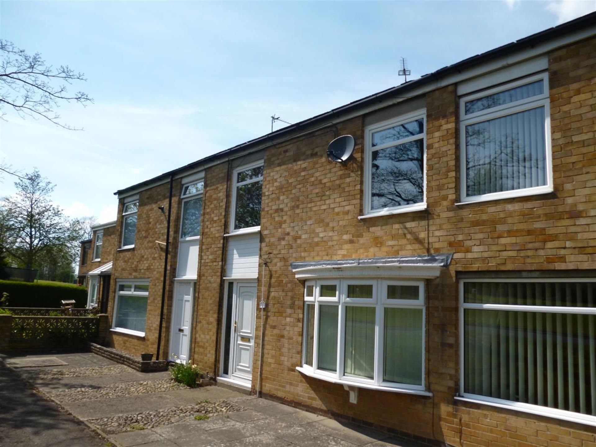 3 bedroom Terraced House To Let