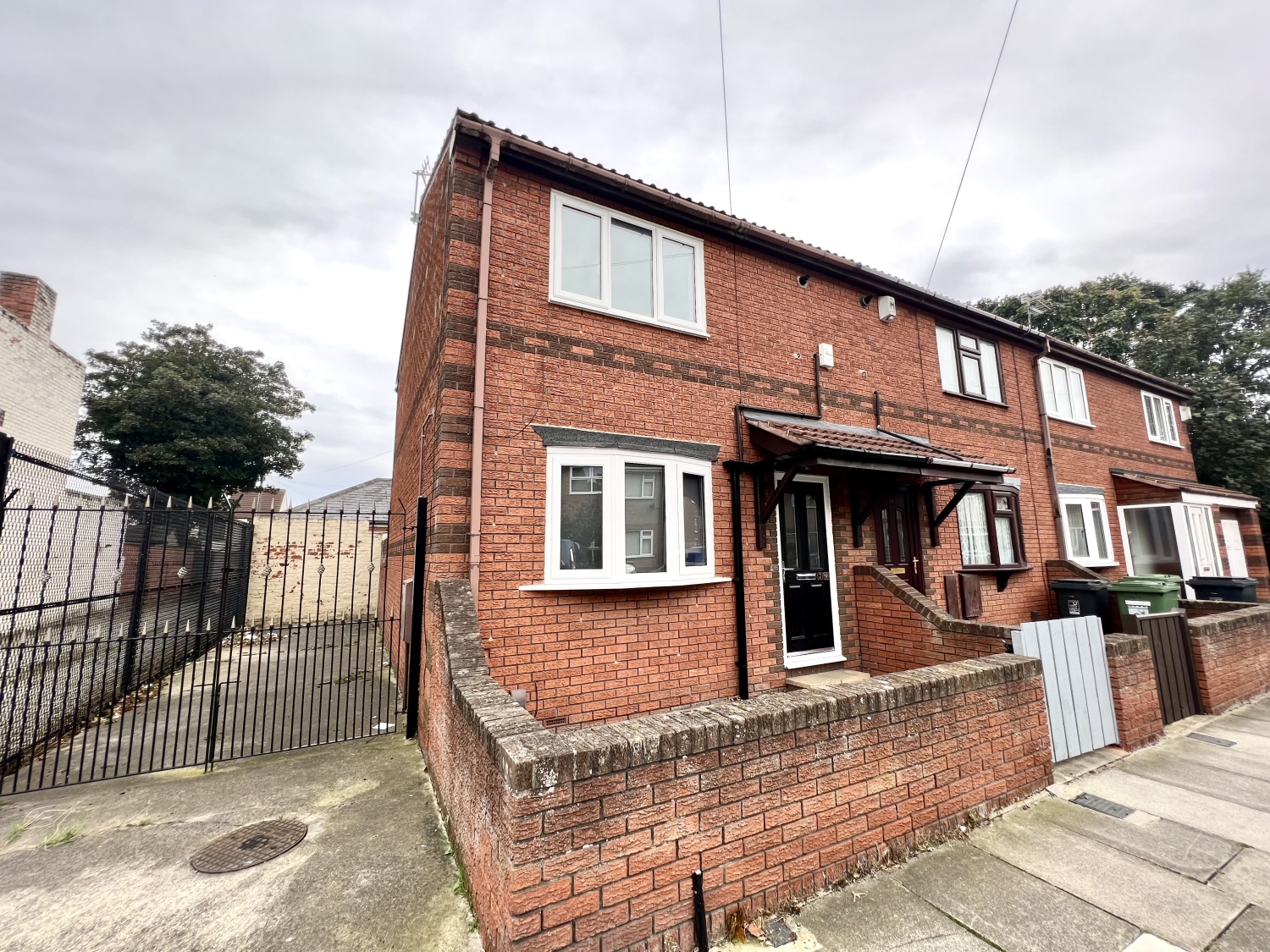 2 bedroom Terraced Under Offer