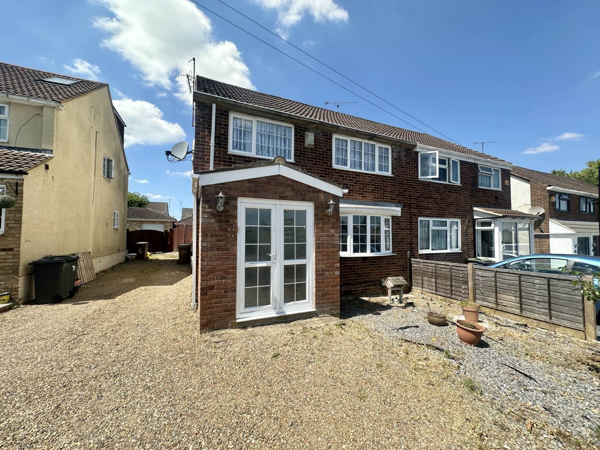 3 bedroom Semi-detached house For Sale