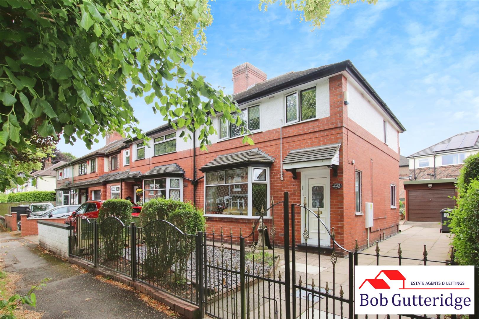 3 bedroom Semi-Detached House SSTC