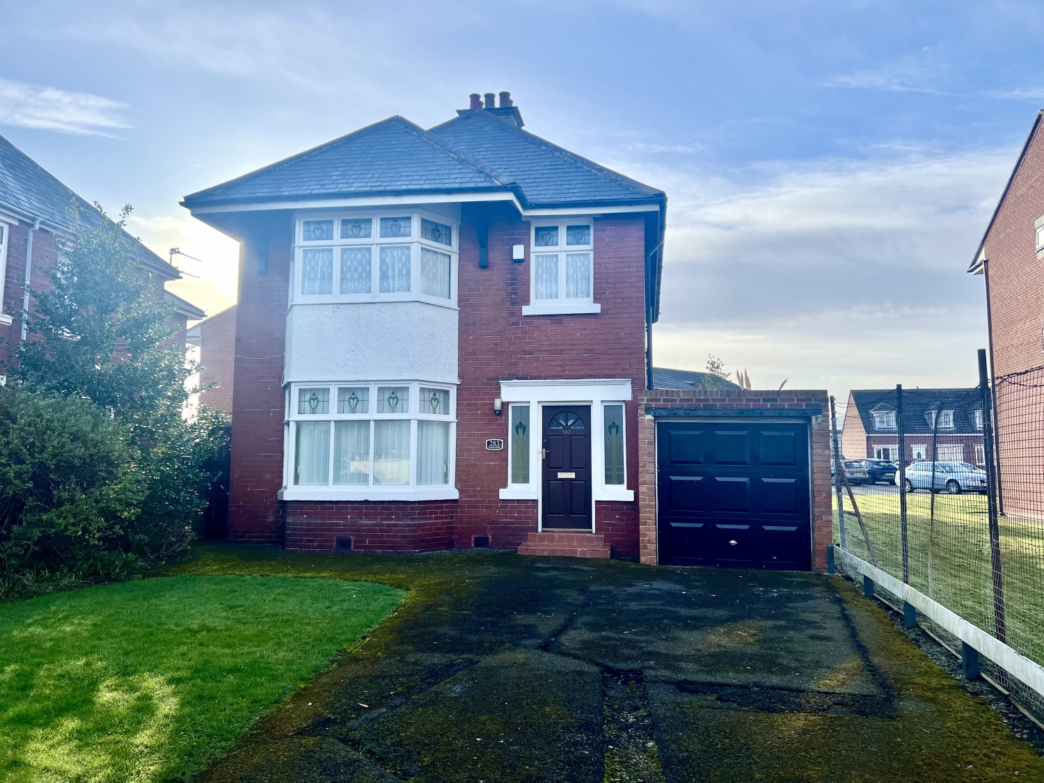 3 bedroom Detached house Under Offer