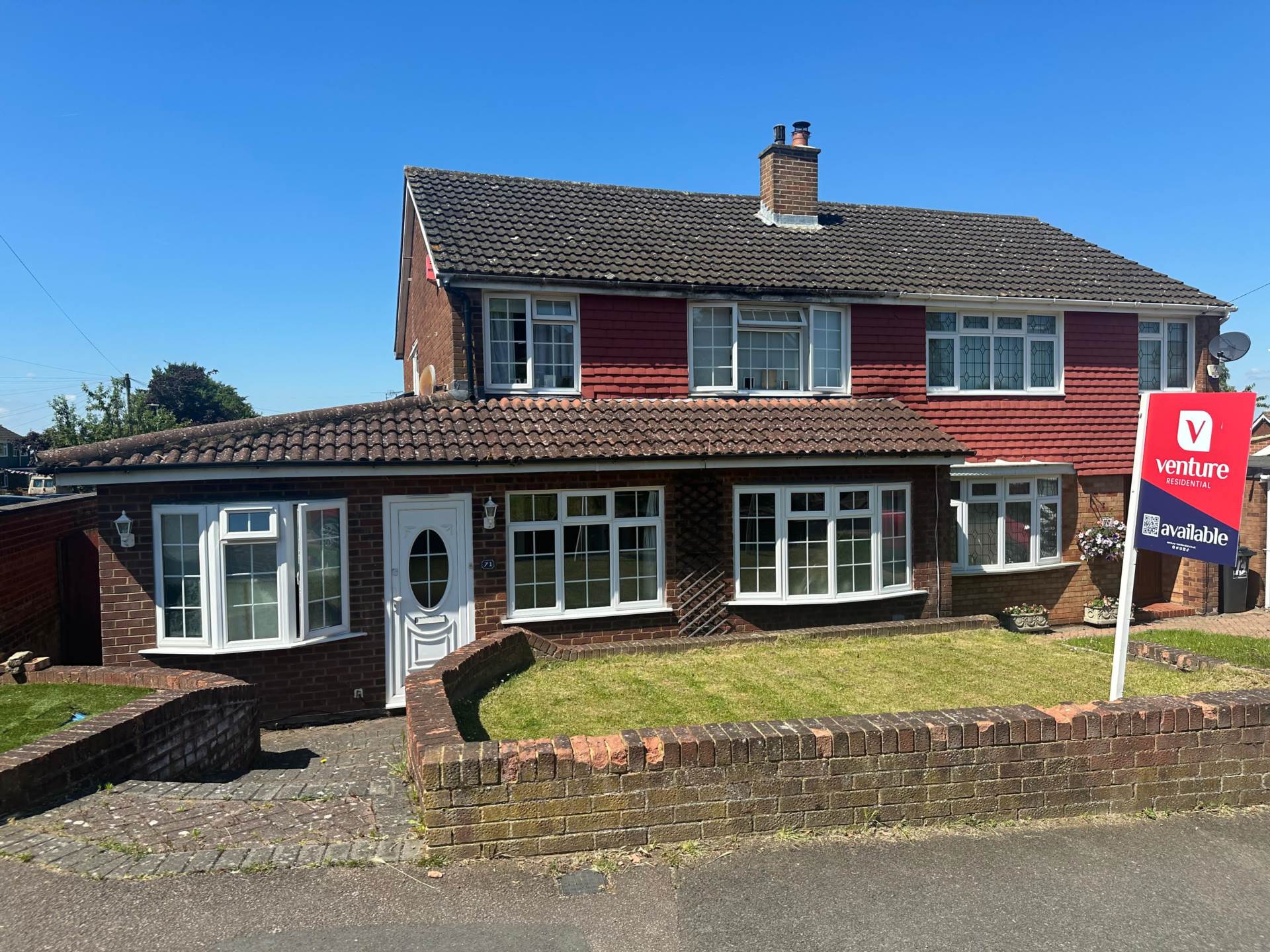 3 bedroom Semi-Detached House Sold