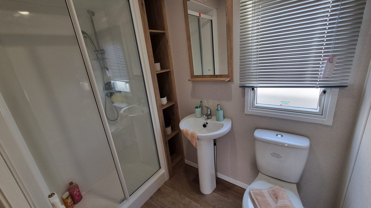 2 bedroom Static Home For Sale