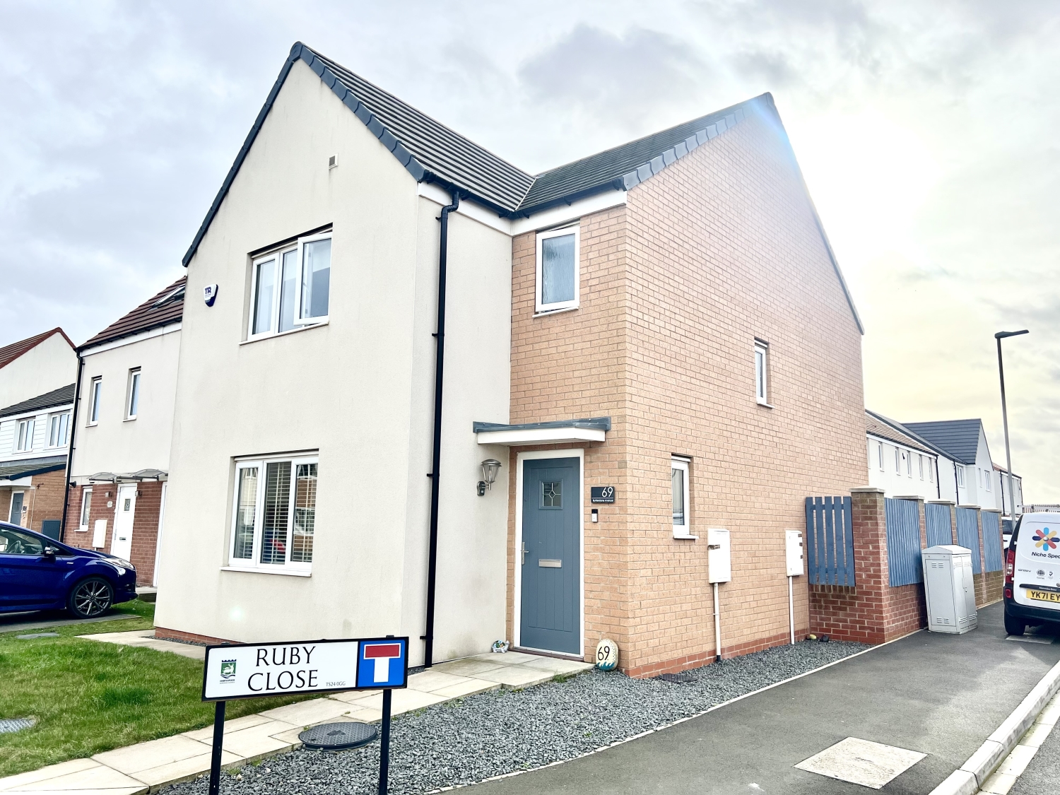 3 bedroom Detached For Sale
