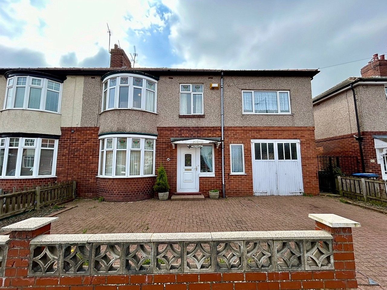 5 bedroom Semi-detached house For Sale
