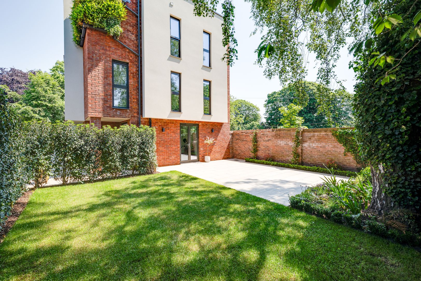 4 bedroom House For Sale