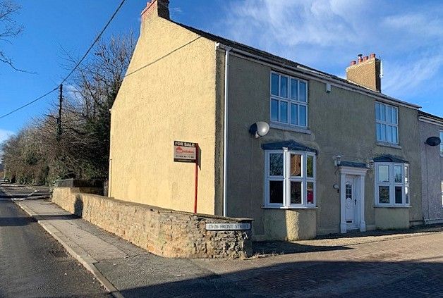 4 bedroom Semi-Detached House Sold