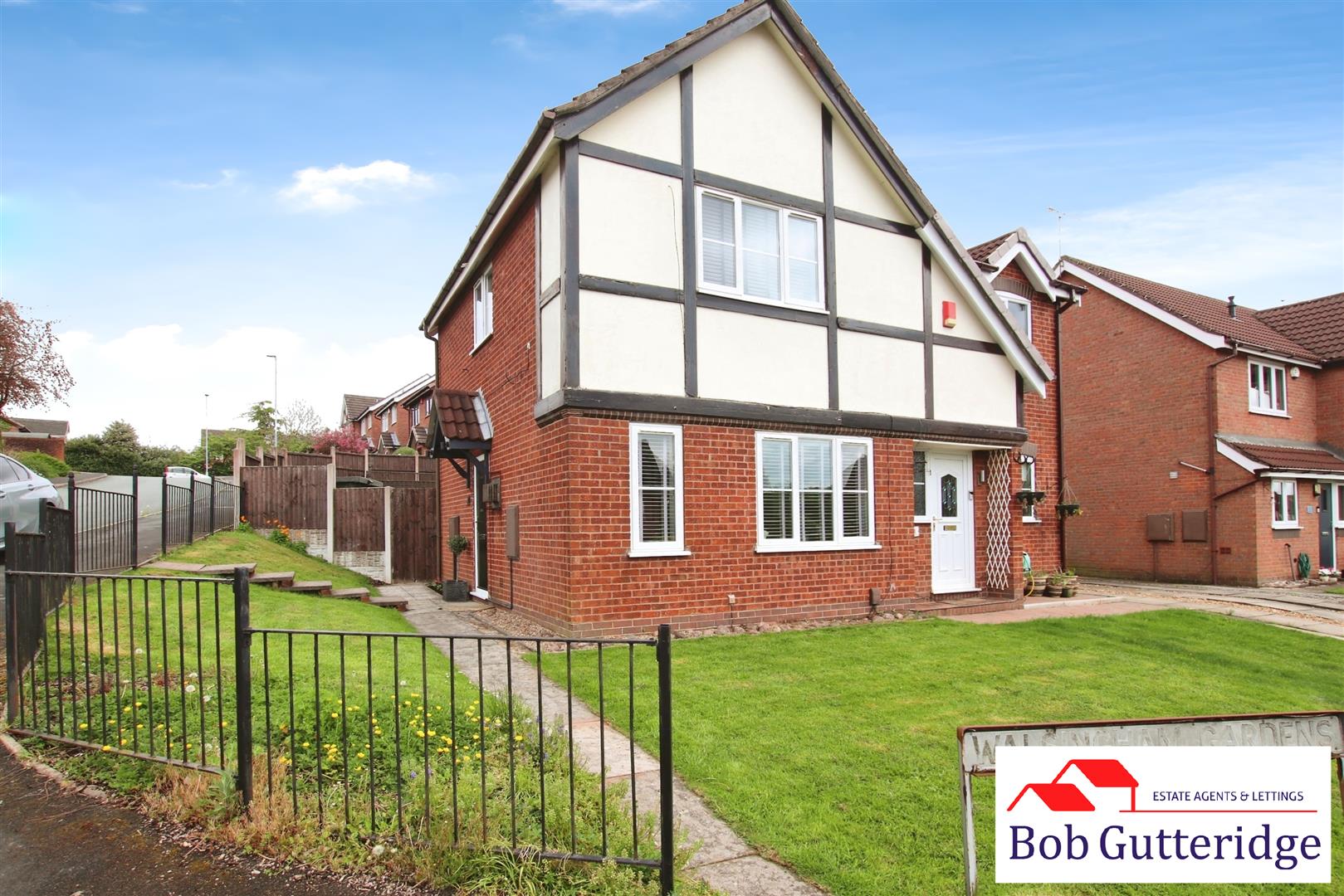 2 bedroom Semi-detached house SSTC