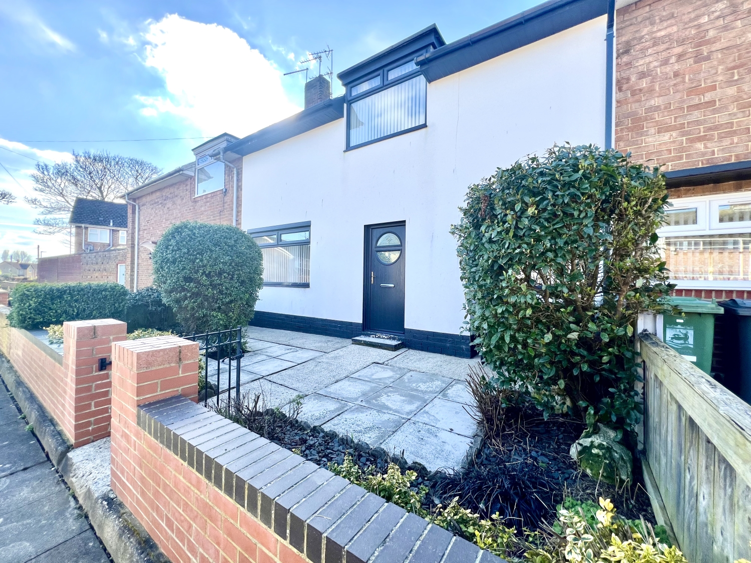 2 bedroom Terraced For Sale