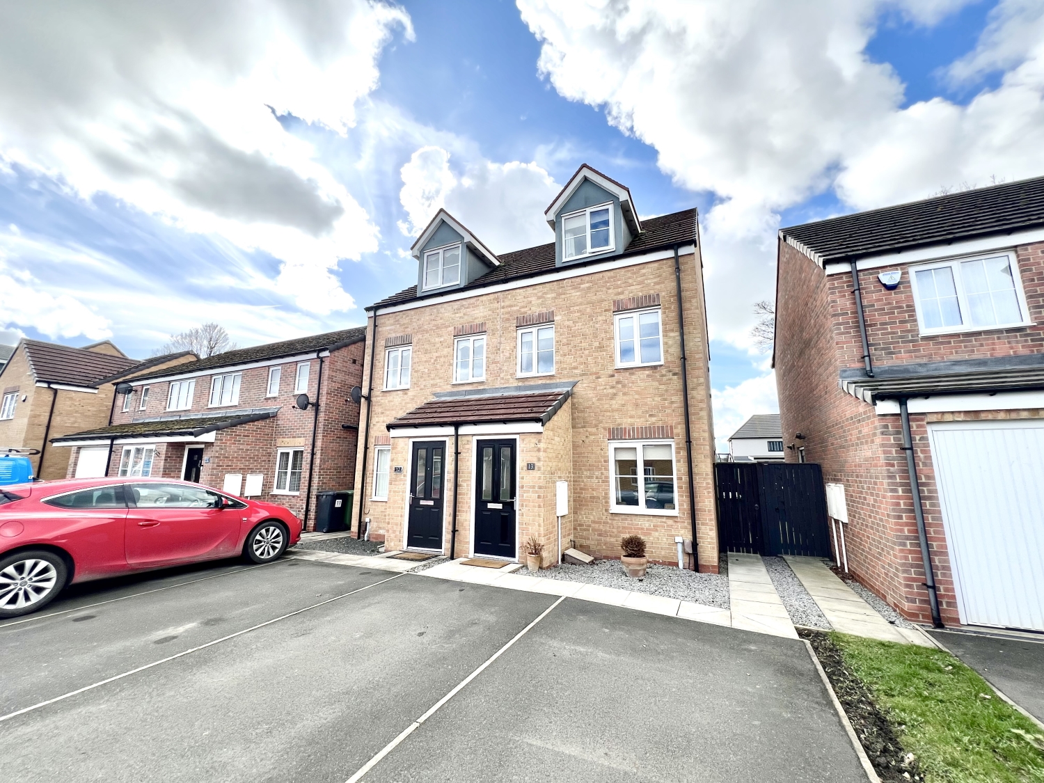 3 bedroom Semi-Detached For Sale