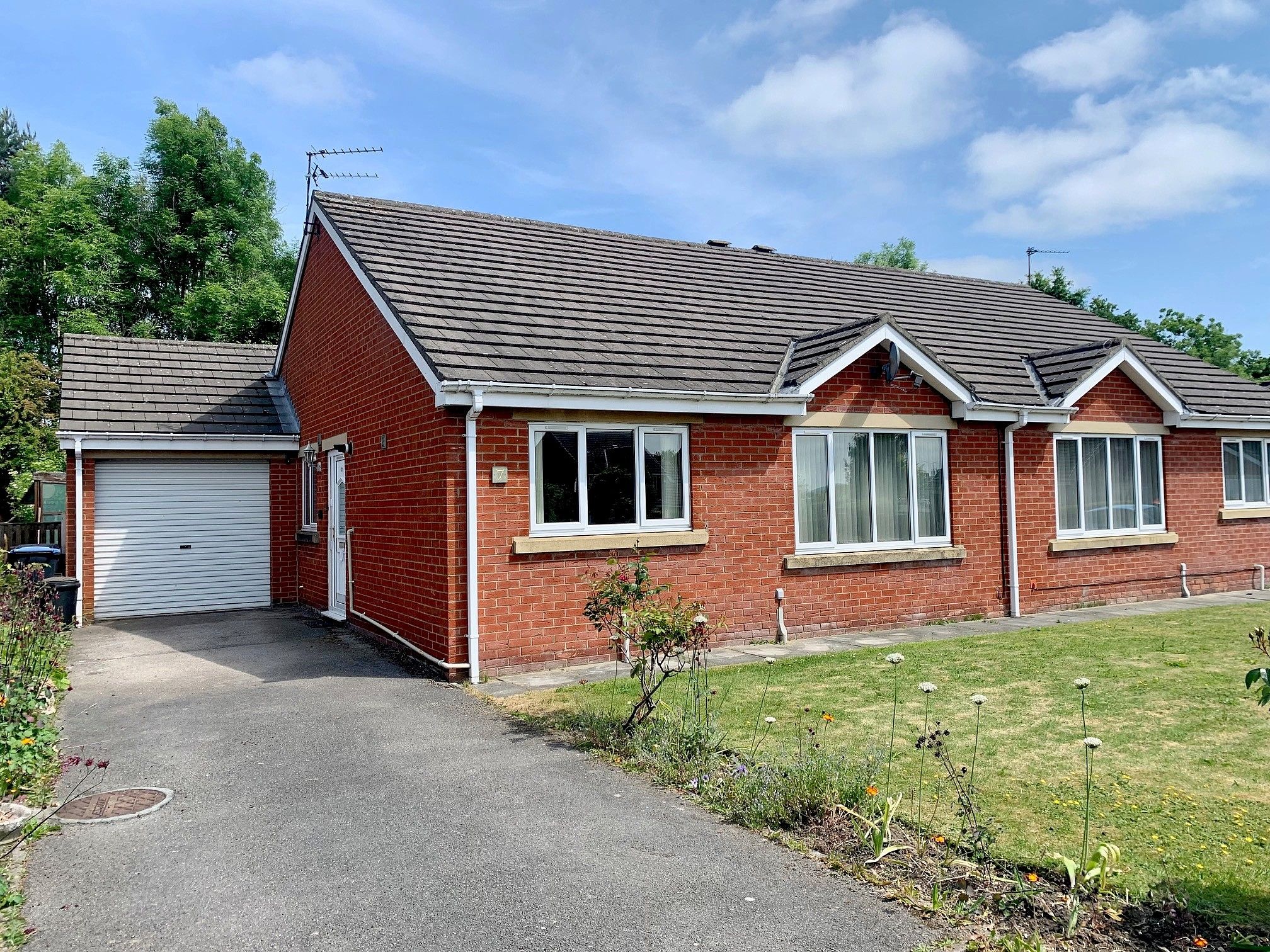 2 bedroom Semi-Detached House SSTC