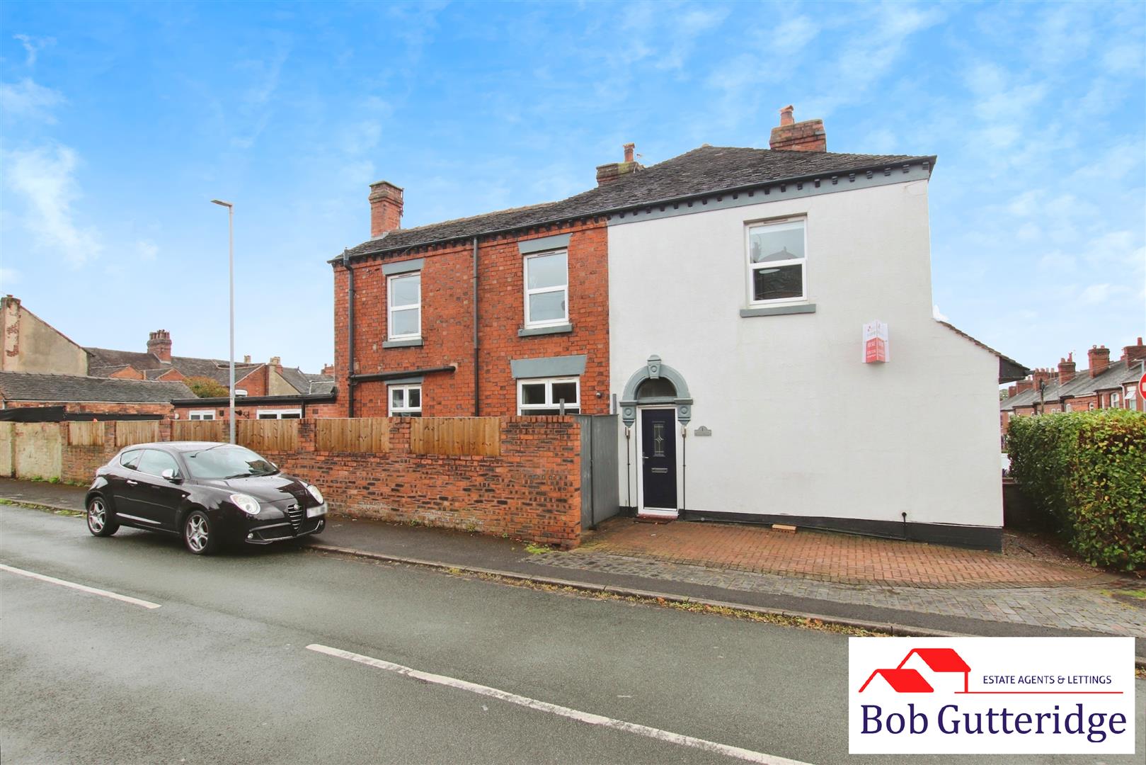 3 bedroom Town house SSTC