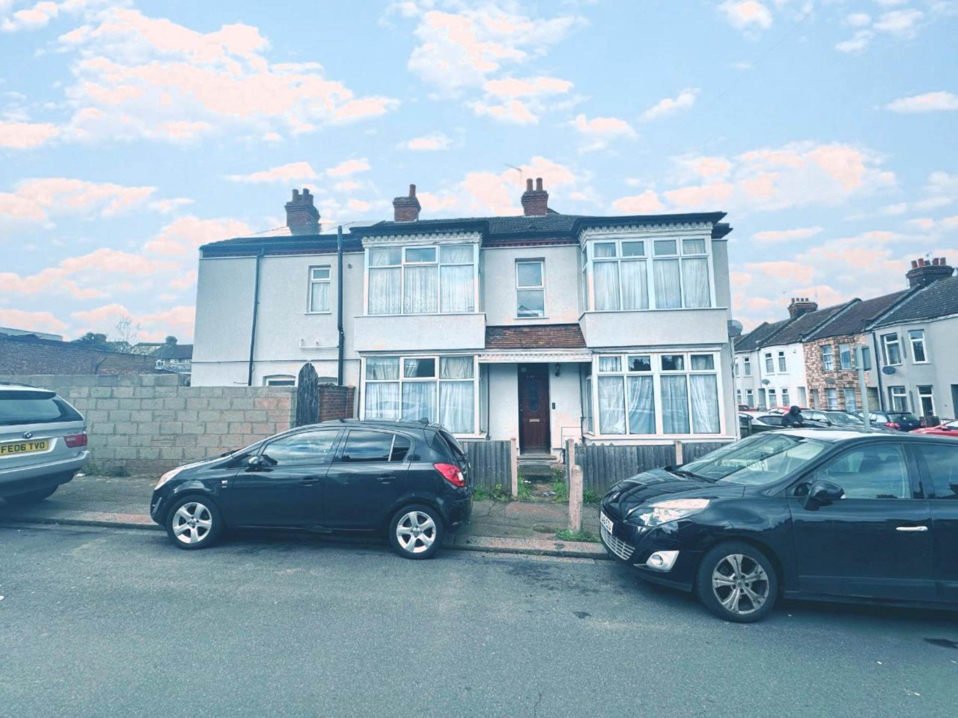 3 bedroom End of Terrace House Sold