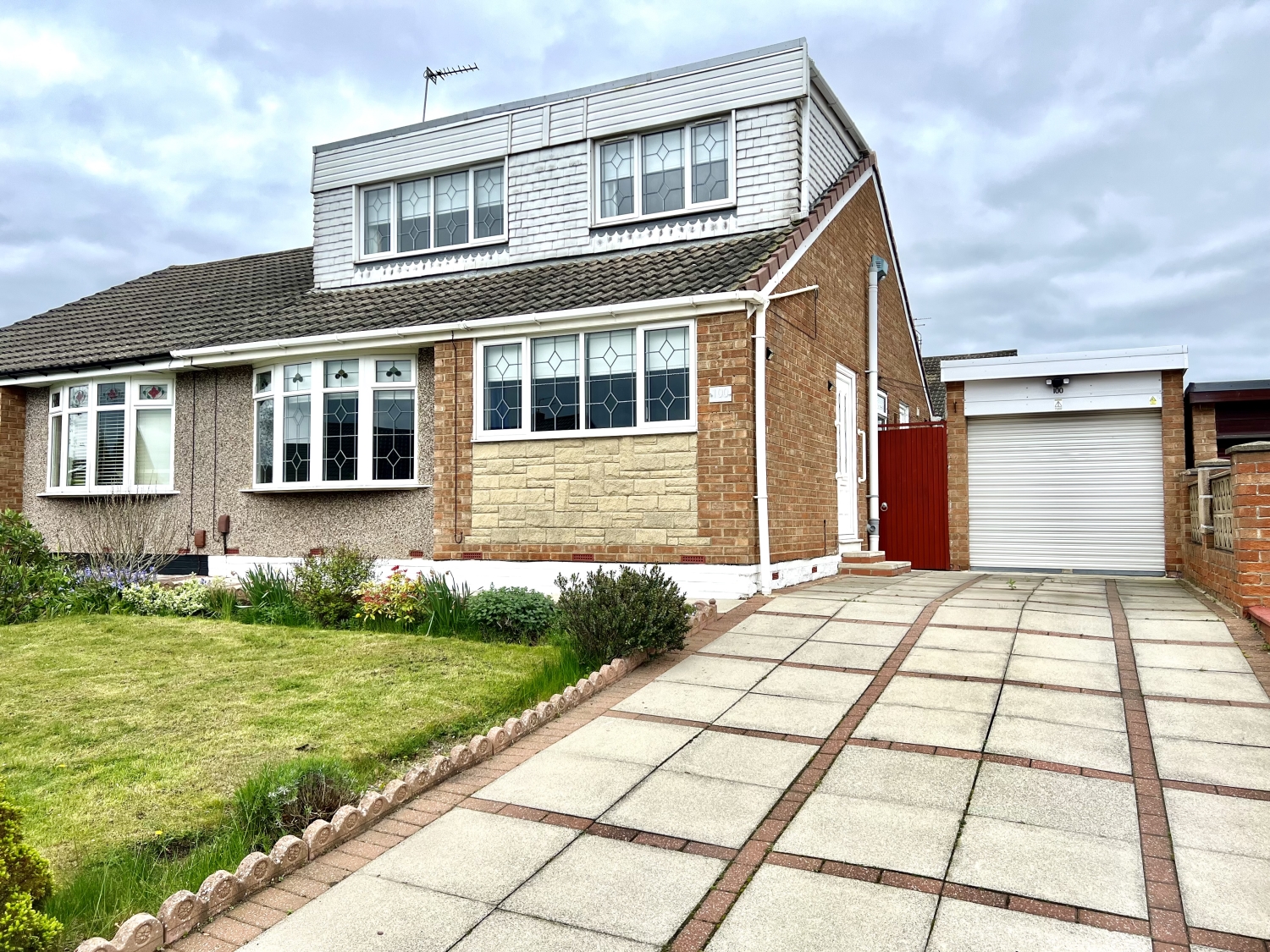 3 bedroom Semi-Detached Under Offer